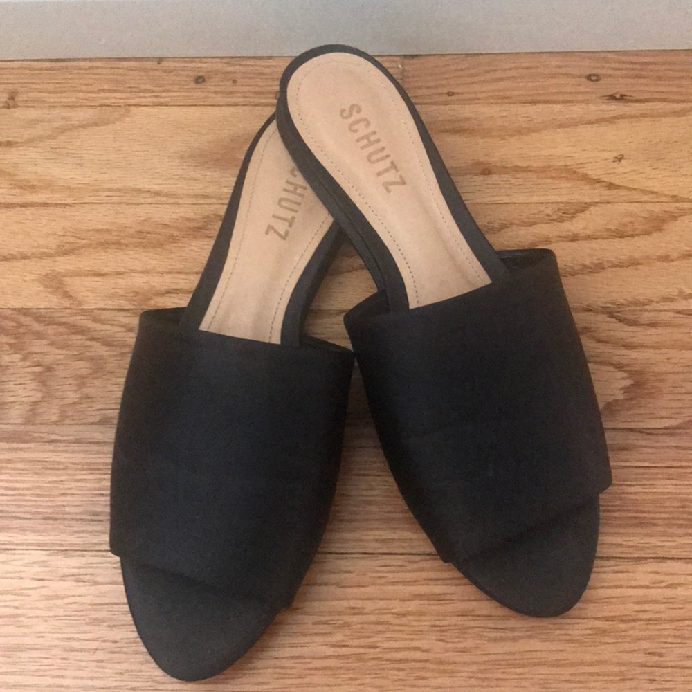 Schutz Black Sandals